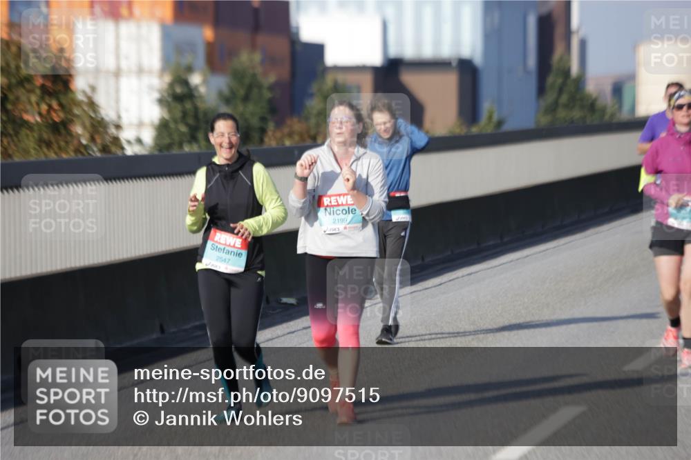 03.10.2025 - Köhlbrandbrückenlauf Jannik Wohlers http://msf.ph/oto/9097515 03.10.2025 10:18:23 Position 3 2547, 2199 meine-sportfotos.de
