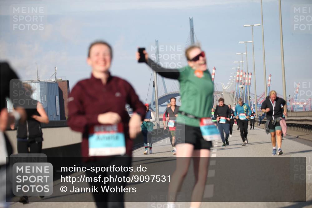 03.10.2025 - Köhlbrandbrückenlauf Jannik Wohlers http://msf.ph/oto/9097531 03.10.2025 10:16:08 Position 3  meine-sportfotos.de