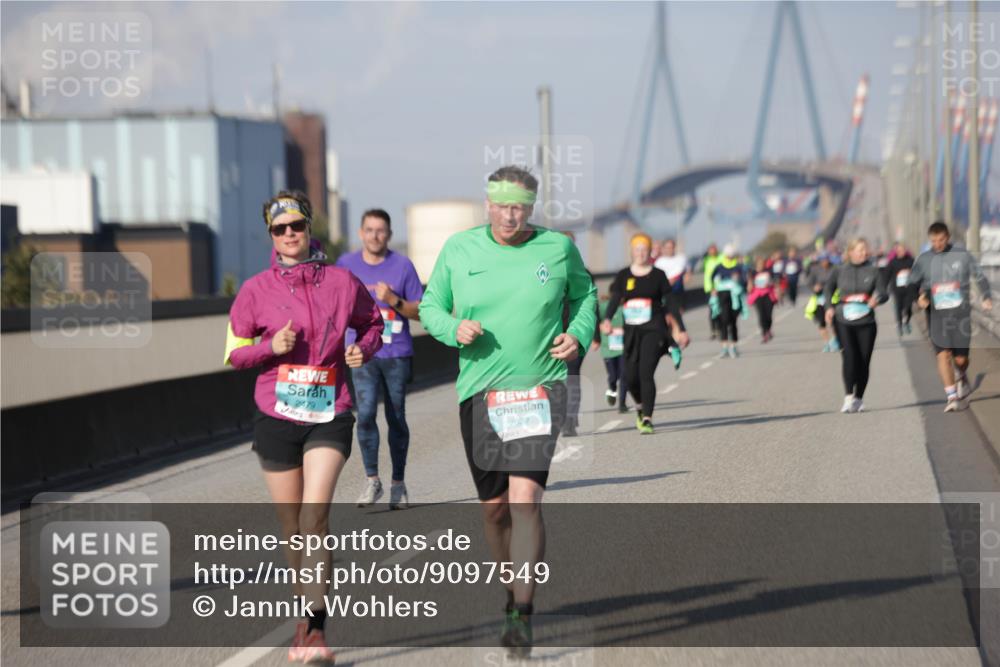 03.10.2025 - Köhlbrandbrückenlauf Jannik Wohlers http://msf.ph/oto/9097549 03.10.2025 10:18:26 Position 3 2479, 2839 meine-sportfotos.de