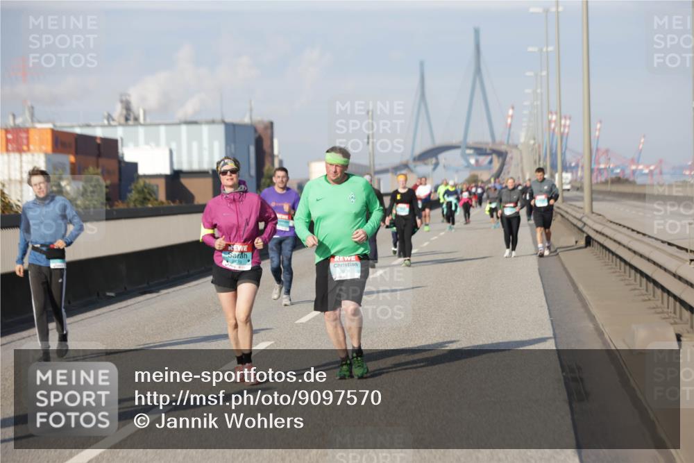 03.10.2025 - Köhlbrandbrückenlauf Jannik Wohlers http://msf.ph/oto/9097570 03.10.2025 10:18:26 Position 3 2479, 2839 meine-sportfotos.de