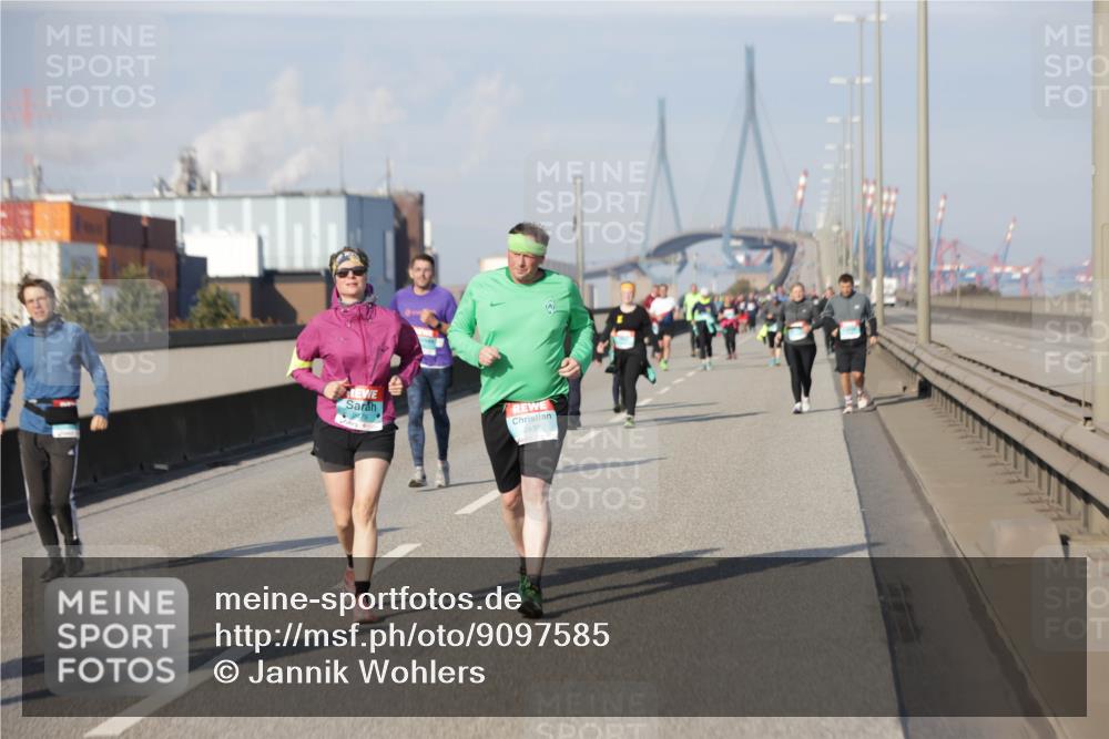 03.10.2025 - Köhlbrandbrückenlauf Jannik Wohlers http://msf.ph/oto/9097585 03.10.2025 10:18:27 Position 3 2839 meine-sportfotos.de