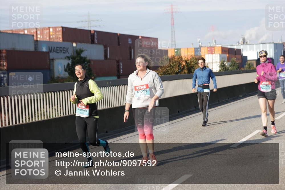 03.10.2025 - Köhlbrandbrückenlauf Jannik Wohlers http://msf.ph/oto/9097592 03.10.2025 10:18:28 Position 3 2547, 2199, 2479 meine-sportfotos.de