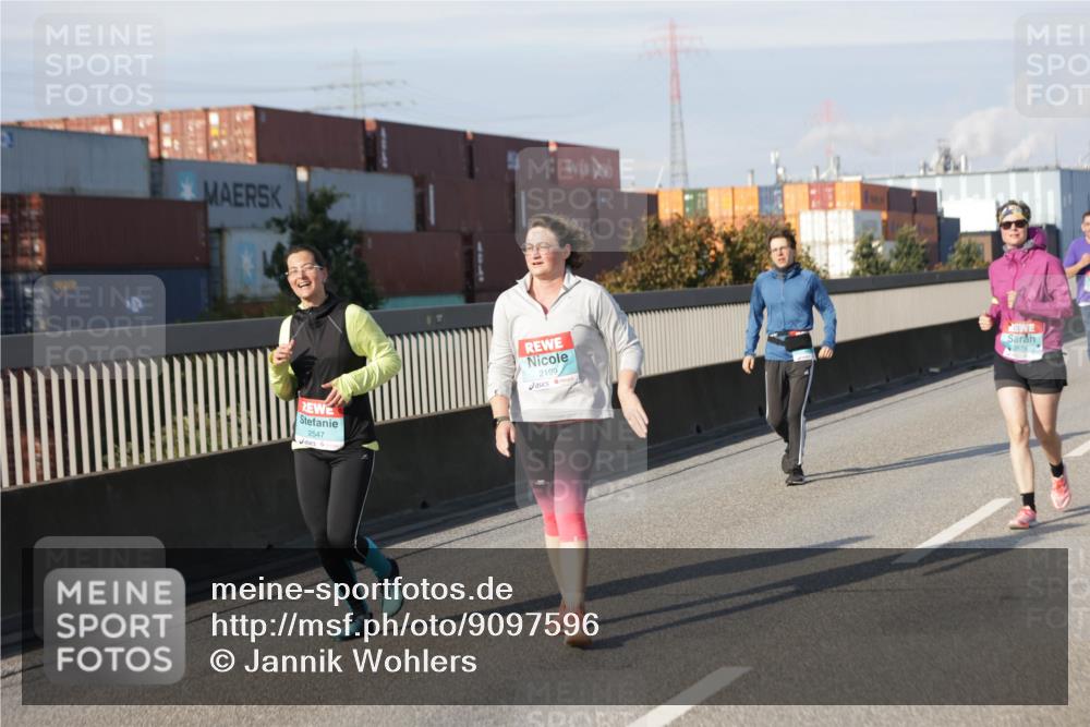 03.10.2025 - Köhlbrandbrückenlauf Jannik Wohlers http://msf.ph/oto/9097596 03.10.2025 10:18:28 Position 3 2547, 2199 meine-sportfotos.de