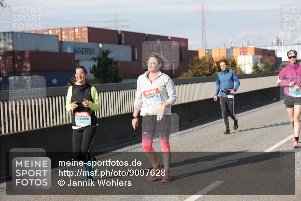 03.10.2025 - Köhlbrandbrückenlauf Jannik Wohlers http://msf.ph/oto/9097628 03.10.2025 10:18:28 Position 3 2547, 2199 meine-sportfotos.de
