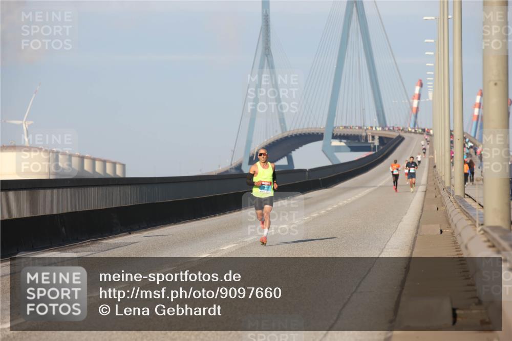 03.10.2025 - Köhlbrandbrückenlauf Lena Gebhardt http://msf.ph/oto/9097660 03.10.2025 09:33:58 Position 2  meine-sportfotos.de