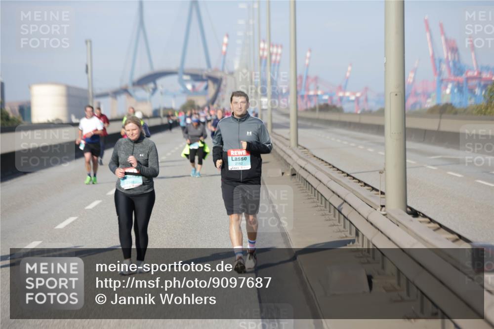 03.10.2025 - Köhlbrandbrückenlauf Jannik Wohlers http://msf.ph/oto/9097687 03.10.2025 10:18:37 Position 3 2182 meine-sportfotos.de