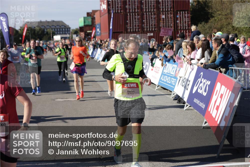 03.10.2025 - Köhlbrandbrückenlauf Jannik Wohlers http://msf.ph/oto/9097695 03.10.2025 13:22:34 Ziel 4481, 4482, 4508, 5122, 5125, 5167, 5213, 5214, 5272, 5675, 5839, 5928, 5933, 5982, 6188, 6300, 6413, 6733 meine-sportfotos.de