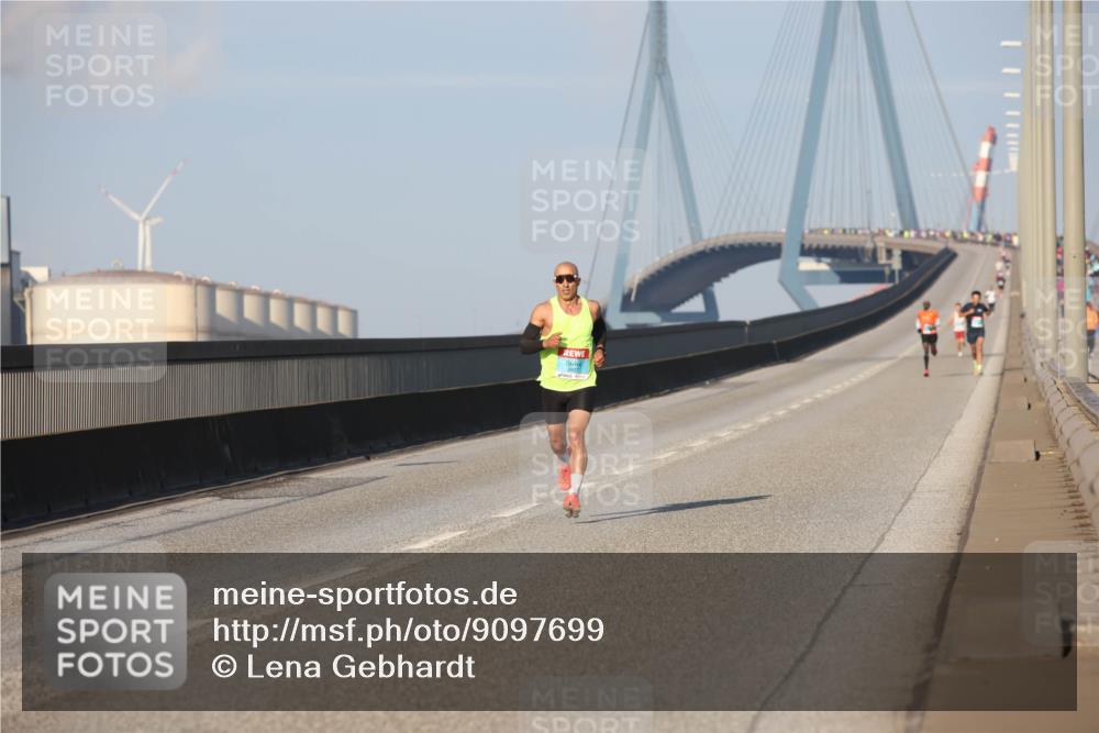 03.10.2025 - Köhlbrandbrückenlauf Lena Gebhardt http://msf.ph/oto/9097699 03.10.2025 09:34:00 Position 2  meine-sportfotos.de