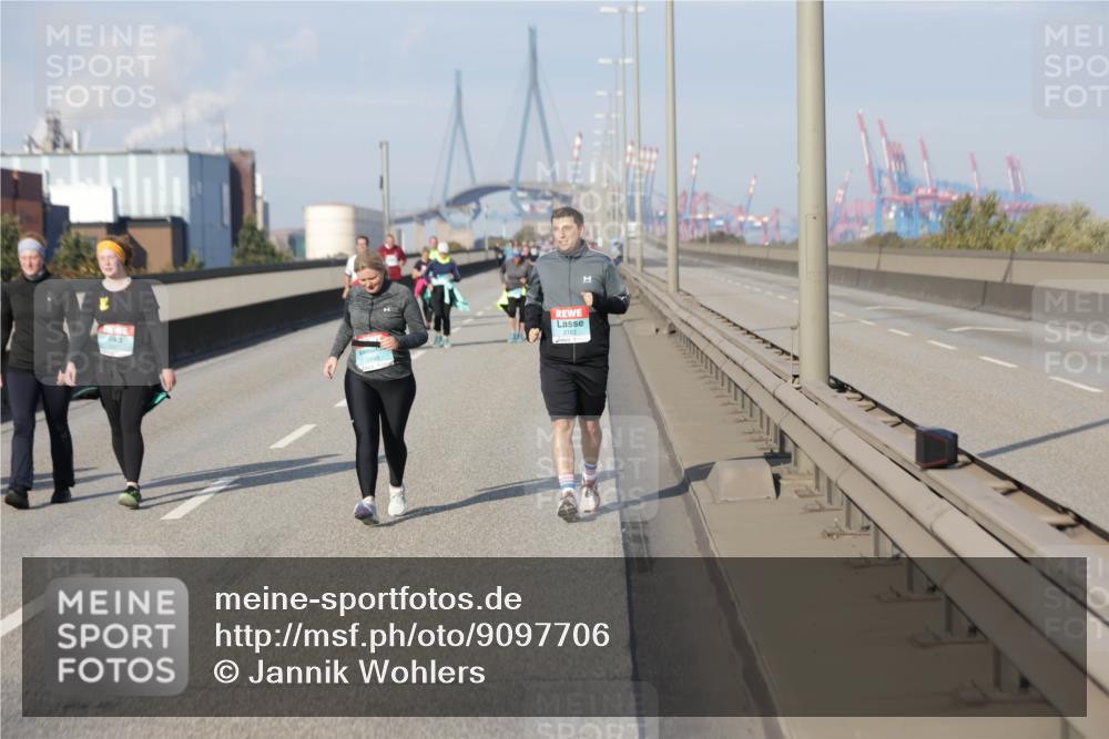 03.10.2025 - Köhlbrandbrückenlauf Jannik Wohlers http://msf.ph/oto/9097706 03.10.2025 10:18:38 Position 3 2182 meine-sportfotos.de