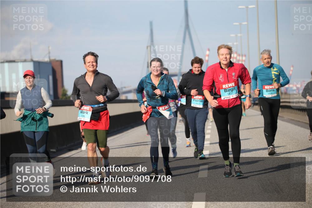 03.10.2025 - Köhlbrandbrückenlauf Jannik Wohlers http://msf.ph/oto/9097708 03.10.2025 10:16:20 Position 3 1256, 3437, 1837, 3438 meine-sportfotos.de