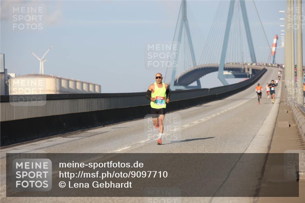 03.10.2025 - Köhlbrandbrückenlauf Lena Gebhardt http://msf.ph/oto/9097710 03.10.2025 09:34:00 Position 2  meine-sportfotos.de