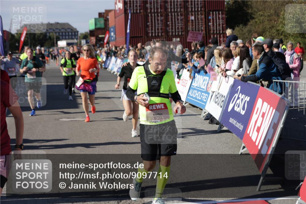 03.10.2025 - Köhlbrandbrückenlauf Jannik Wohlers http://msf.ph/oto/9097714 03.10.2025 13:22:34 Ziel 4481, 4482, 4508, 5122, 5125, 5167, 5213, 5214, 5272, 5675, 5839, 5928, 5933, 5982, 6188, 6300, 6413, 6733 meine-sportfotos.de