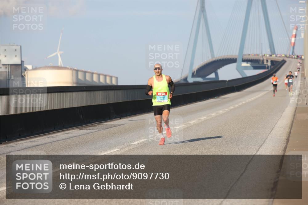 03.10.2025 - Köhlbrandbrückenlauf Lena Gebhardt http://msf.ph/oto/9097730 03.10.2025 09:34:01 Position 2  meine-sportfotos.de