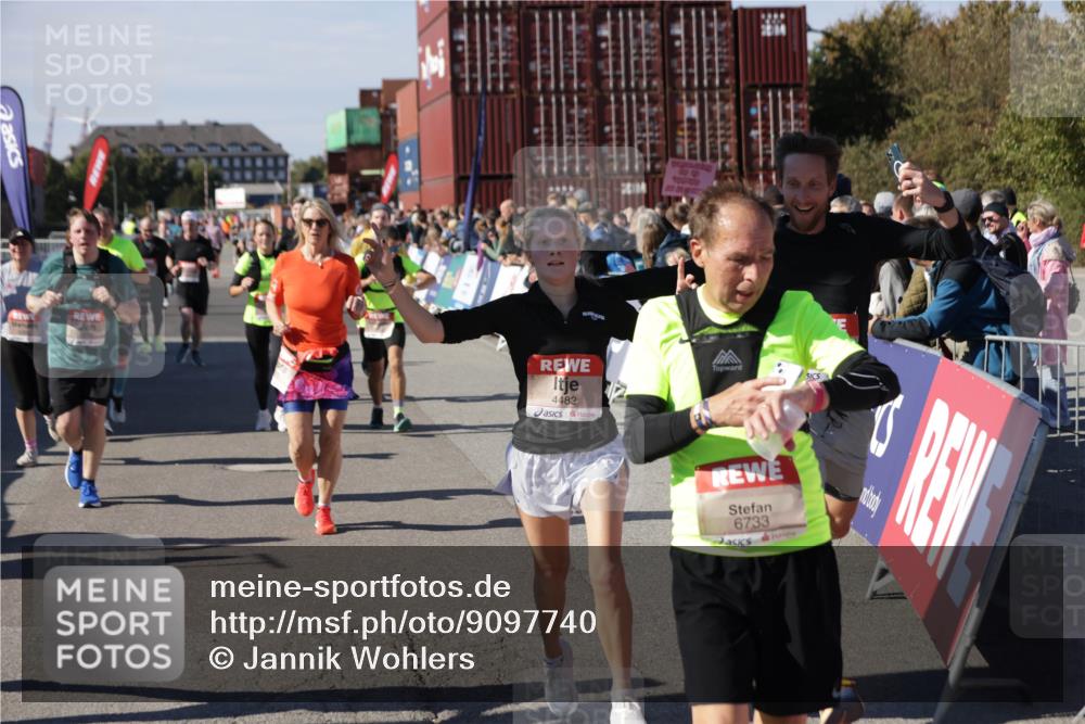 03.10.2025 - Köhlbrandbrückenlauf Jannik Wohlers http://msf.ph/oto/9097740 03.10.2025 13:22:35 Ziel 4481, 4482, 4508, 5122, 5125, 5167, 5213, 5214, 5272, 5675, 5839, 5928, 5933, 5982, 6261, 6300, 6413, 6733 meine-sportfotos.de