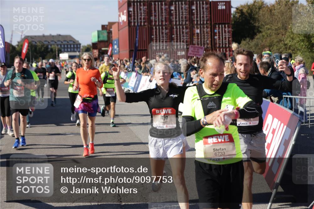 03.10.2025 - Köhlbrandbrückenlauf Jannik Wohlers http://msf.ph/oto/9097753 03.10.2025 13:22:35 Ziel 4481, 4482, 4508, 5122, 5125, 5167, 5213, 5214, 5272, 5675, 5839, 5928, 5933, 5982, 6261, 6300, 6413, 6733 meine-sportfotos.de