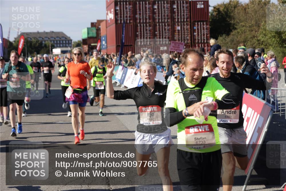 03.10.2025 - Köhlbrandbrückenlauf Jannik Wohlers http://msf.ph/oto/9097765 03.10.2025 13:22:35 Ziel 4481, 4482, 4508, 5122, 5125, 5167, 5213, 5214, 5272, 5675, 5839, 5928, 5933, 5982, 6261, 6300, 6413, 6733 meine-sportfotos.de