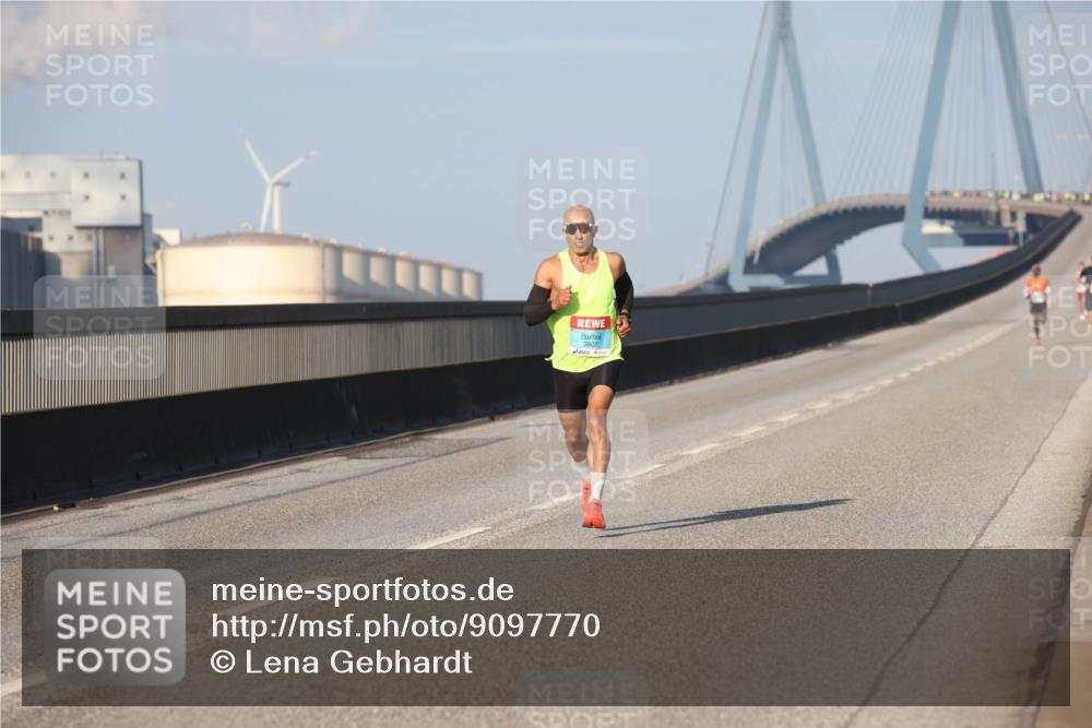 03.10.2025 - Köhlbrandbrückenlauf Lena Gebhardt http://msf.ph/oto/9097770 03.10.2025 09:34:02 Position 2 3807 meine-sportfotos.de