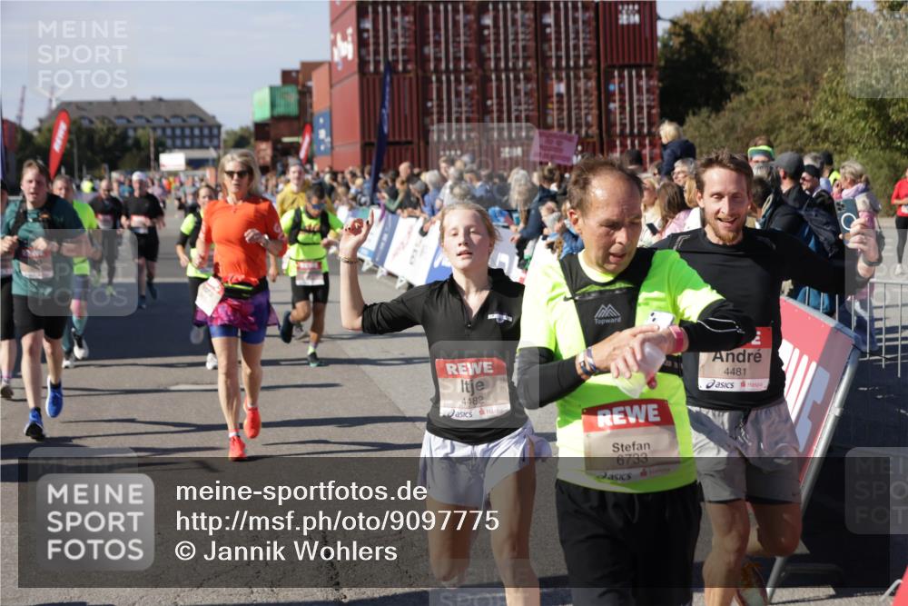 03.10.2025 - Köhlbrandbrückenlauf Jannik Wohlers http://msf.ph/oto/9097775 03.10.2025 13:22:35 Ziel 4481, 4482, 4508, 5122, 5125, 5167, 5213, 5214, 5272, 5675, 5839, 5928, 5933, 5982, 6261, 6300, 6413, 6733 meine-sportfotos.de