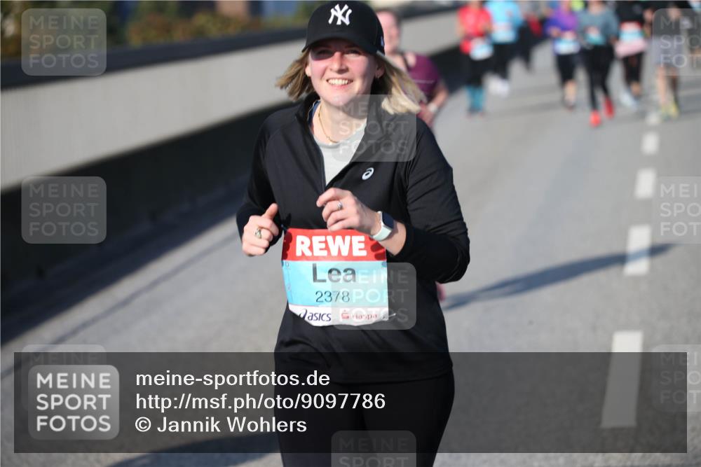 03.10.2025 - Köhlbrandbrückenlauf Jannik Wohlers http://msf.ph/oto/9097786 03.10.2025 10:16:30 Position 3 2378 meine-sportfotos.de
