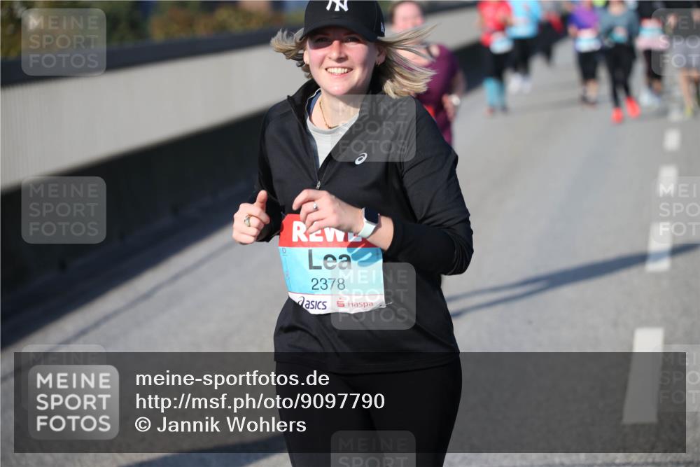 03.10.2025 - Köhlbrandbrückenlauf Jannik Wohlers http://msf.ph/oto/9097790 03.10.2025 10:16:30 Position 3 2378 meine-sportfotos.de