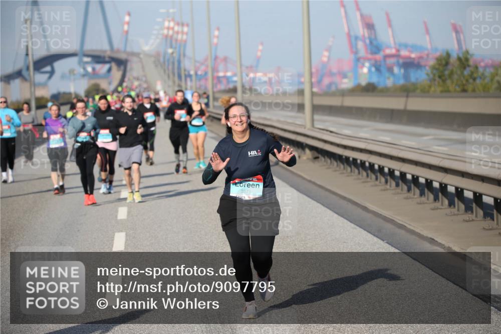 03.10.2025 - Köhlbrandbrückenlauf Jannik Wohlers http://msf.ph/oto/9097795 03.10.2025 10:16:30 Position 3 3571 meine-sportfotos.de