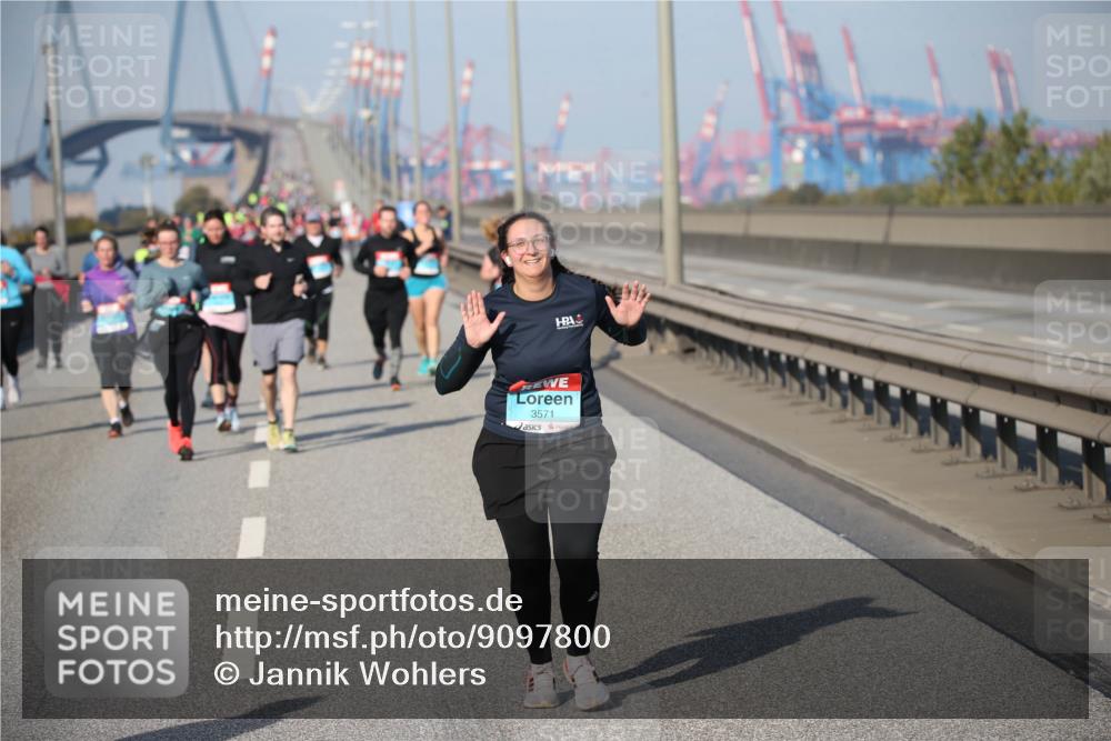 03.10.2025 - Köhlbrandbrückenlauf Jannik Wohlers http://msf.ph/oto/9097800 03.10.2025 10:16:30 Position 3 3571 meine-sportfotos.de