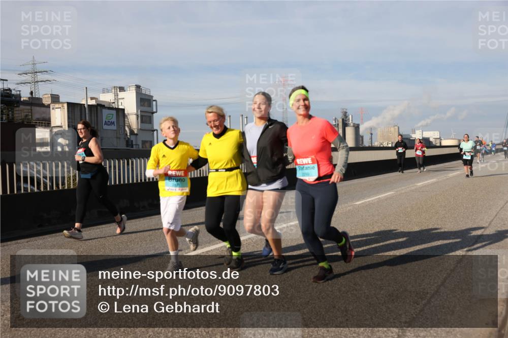 03.10.2025 - Köhlbrandbrückenlauf Lena Gebhardt http://msf.ph/oto/9097803 03.10.2025 10:10:19 Position 2 2871, 2299 meine-sportfotos.de
