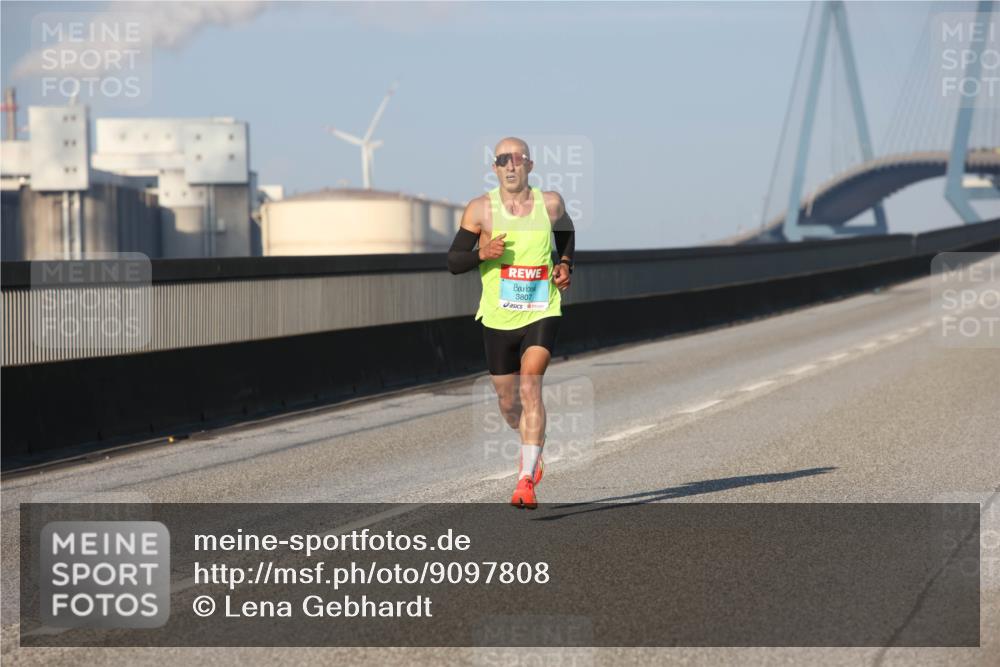 03.10.2025 - Köhlbrandbrückenlauf Lena Gebhardt http://msf.ph/oto/9097808 03.10.2025 09:34:03 Position 2 3807 meine-sportfotos.de