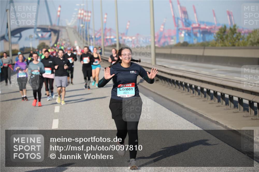 03.10.2025 - Köhlbrandbrückenlauf Jannik Wohlers http://msf.ph/oto/9097810 03.10.2025 10:16:31 Position 3 3571 meine-sportfotos.de