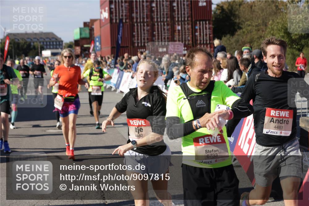 03.10.2025 - Köhlbrandbrückenlauf Jannik Wohlers http://msf.ph/oto/9097815 03.10.2025 13:22:36 Ziel 4481, 4482, 4508, 5122, 5125, 5167, 5213, 5214, 5675, 5839, 5928, 5933, 5982, 6261, 6300, 6413, 6733 meine-sportfotos.de