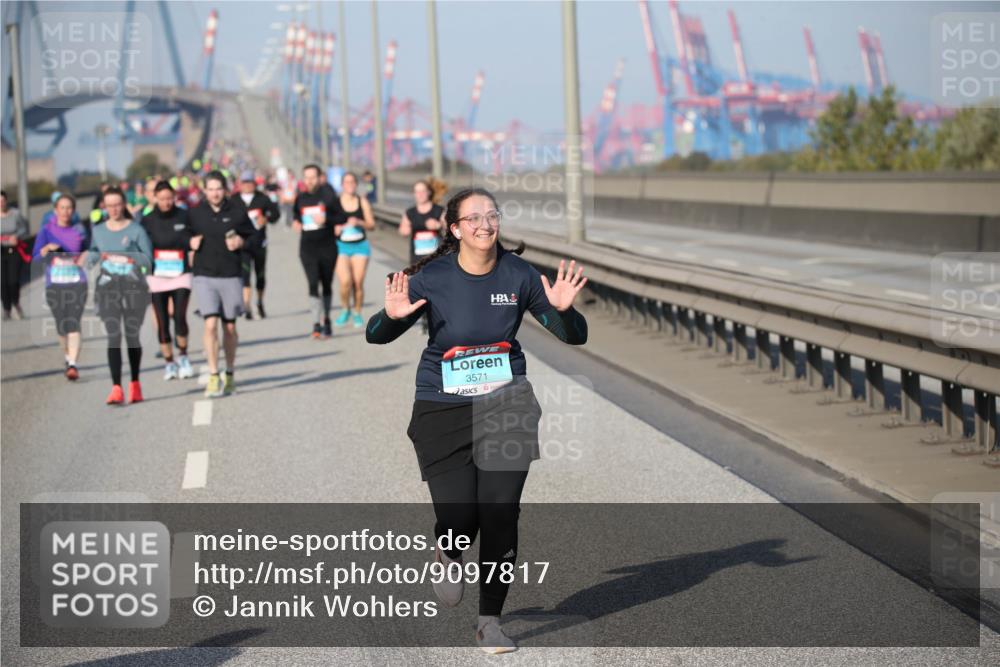 03.10.2025 - Köhlbrandbrückenlauf Jannik Wohlers http://msf.ph/oto/9097817 03.10.2025 10:16:31 Position 3 3571 meine-sportfotos.de