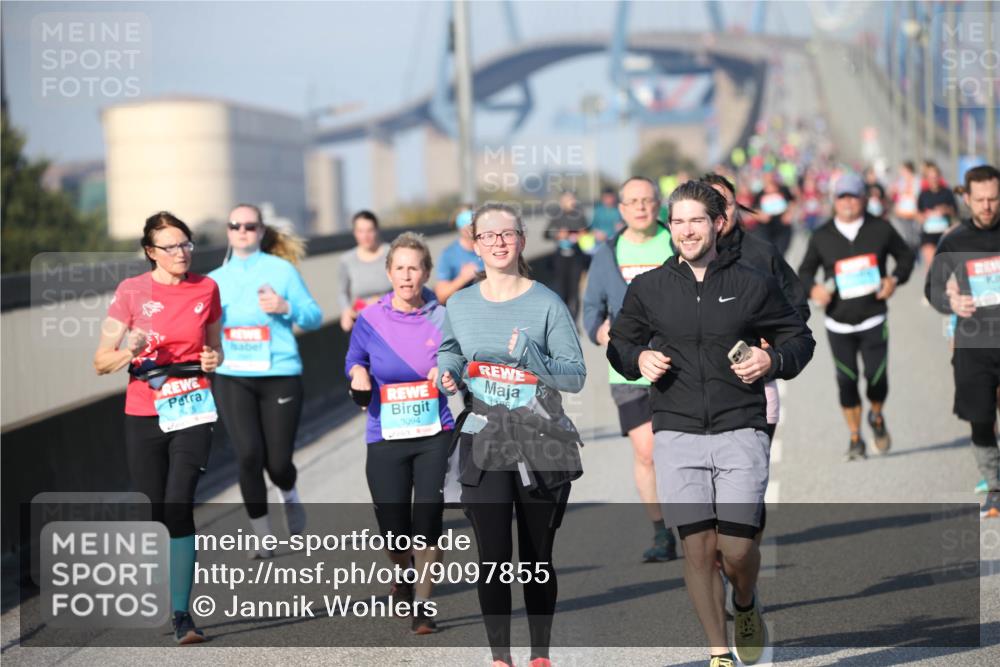 03.10.2025 - Köhlbrandbrückenlauf Jannik Wohlers http://msf.ph/oto/9097855 03.10.2025 10:16:35 Position 3 3094 meine-sportfotos.de