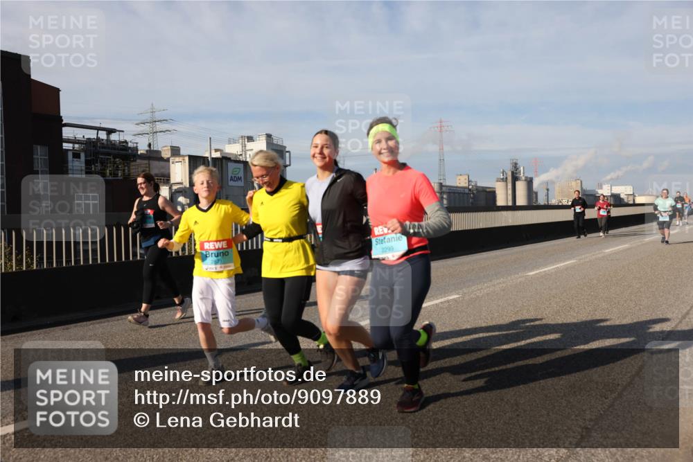 03.10.2025 - Köhlbrandbrückenlauf Lena Gebhardt http://msf.ph/oto/9097889 03.10.2025 10:10:19 Position 2 2871, 2299 meine-sportfotos.de