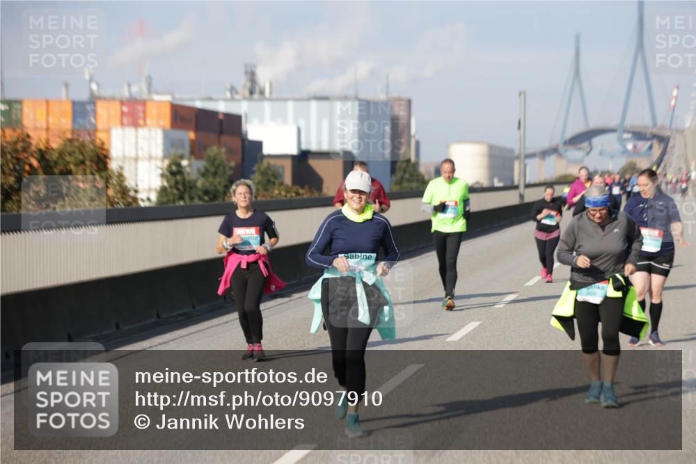 03.10.2025 - Köhlbrandbrückenlauf Jannik Wohlers http://msf.ph/oto/9097910 03.10.2025 10:18:53 Position 3 2488 meine-sportfotos.de