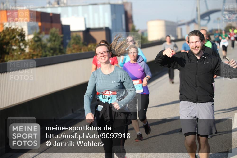 03.10.2025 - Köhlbrandbrückenlauf Jannik Wohlers http://msf.ph/oto/9097918 03.10.2025 10:16:39 Position 3 1136 meine-sportfotos.de