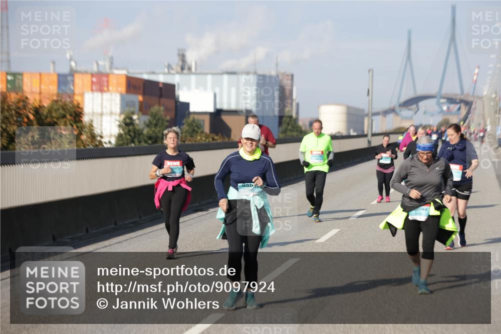 03.10.2025 - Köhlbrandbrückenlauf Jannik Wohlers http://msf.ph/oto/9097924 03.10.2025 10:18:53 Position 3 2488, 2603 meine-sportfotos.de