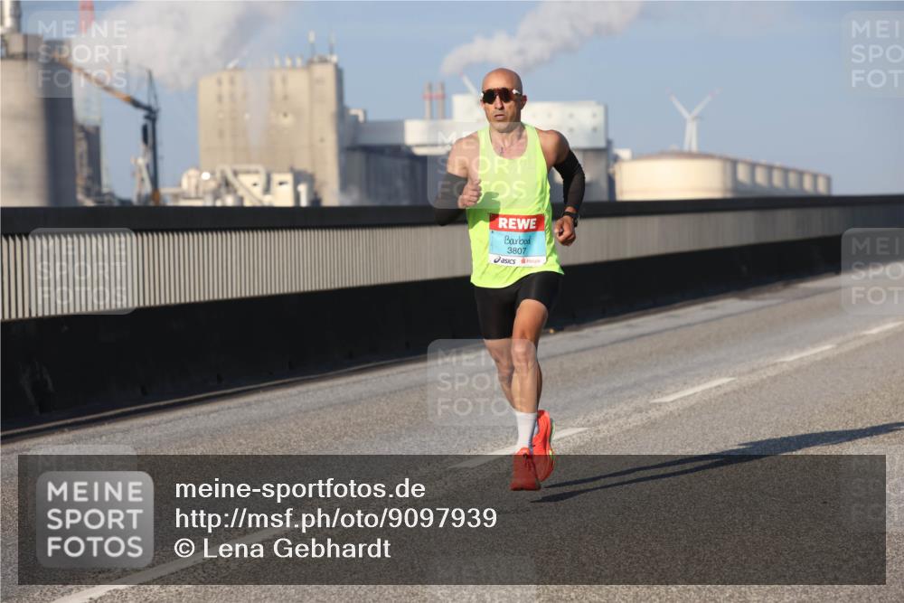 03.10.2025 - Köhlbrandbrückenlauf Lena Gebhardt http://msf.ph/oto/9097939 03.10.2025 09:34:05 Position 2 3807 meine-sportfotos.de