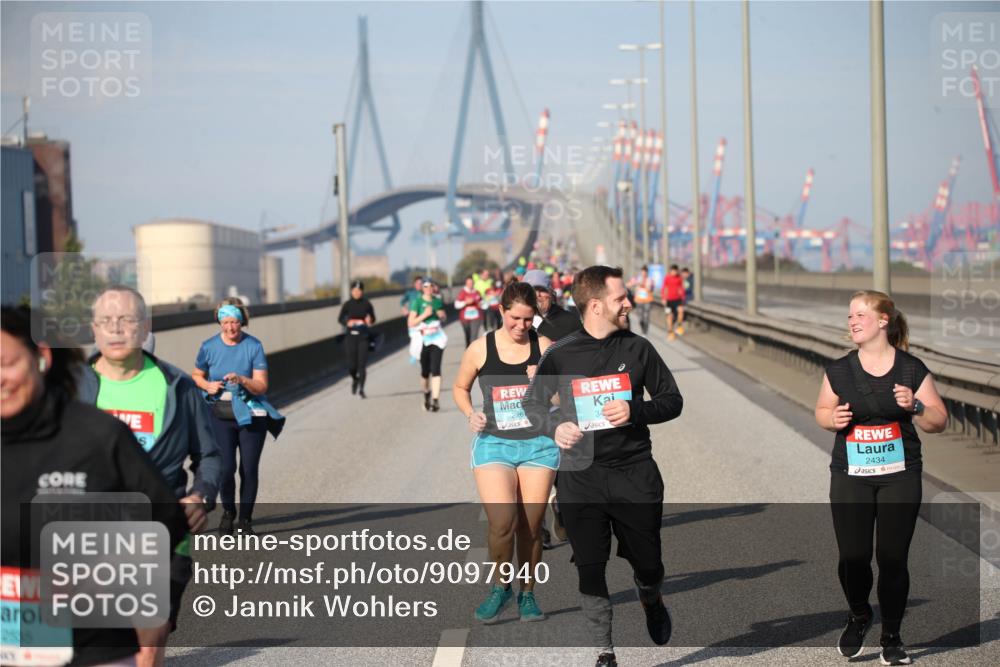 03.10.2025 - Köhlbrandbrückenlauf Jannik Wohlers http://msf.ph/oto/9097940 03.10.2025 10:16:42 Position 3 2535, 226, 2434 meine-sportfotos.de