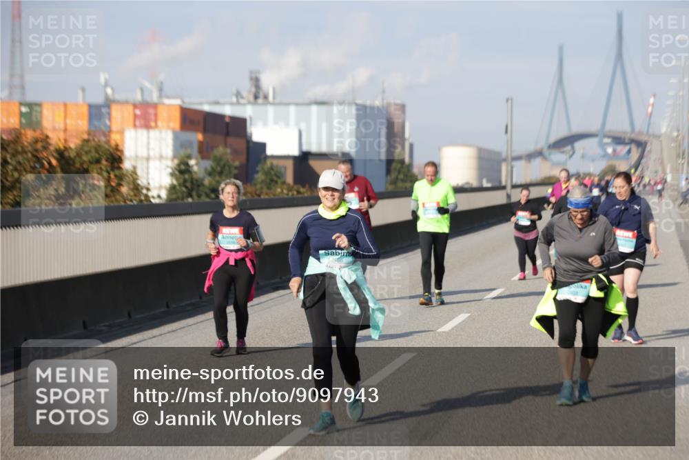 03.10.2025 - Köhlbrandbrückenlauf Jannik Wohlers http://msf.ph/oto/9097943 03.10.2025 10:18:53 Position 3 2488, 2, 2603 meine-sportfotos.de