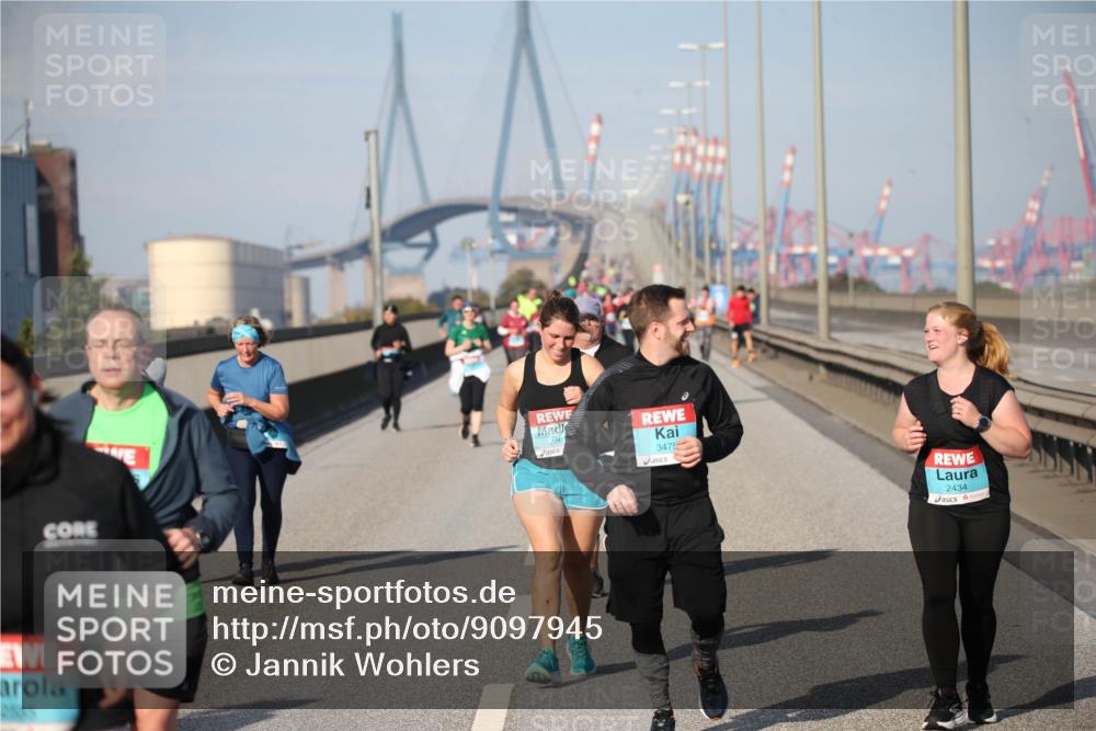 03.10.2025 - Köhlbrandbrückenlauf Jannik Wohlers http://msf.ph/oto/9097945 03.10.2025 10:16:42 Position 3 2895, 2261, 3475, 2434 meine-sportfotos.de