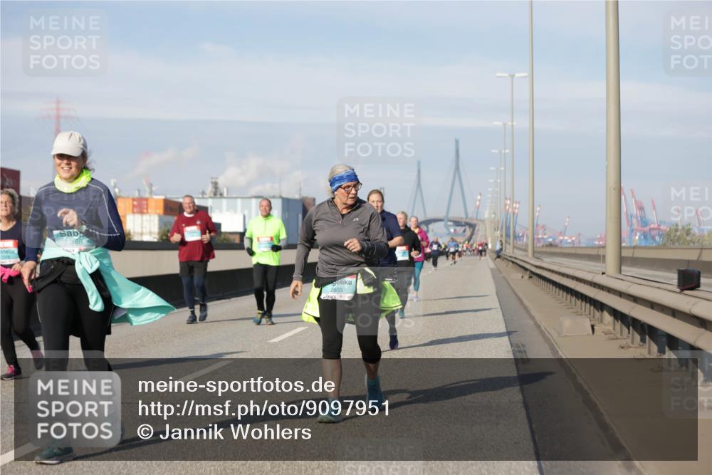 03.10.2025 - Köhlbrandbrückenlauf Jannik Wohlers http://msf.ph/oto/9097951 03.10.2025 10:18:56 Position 3 2488, 2603 meine-sportfotos.de