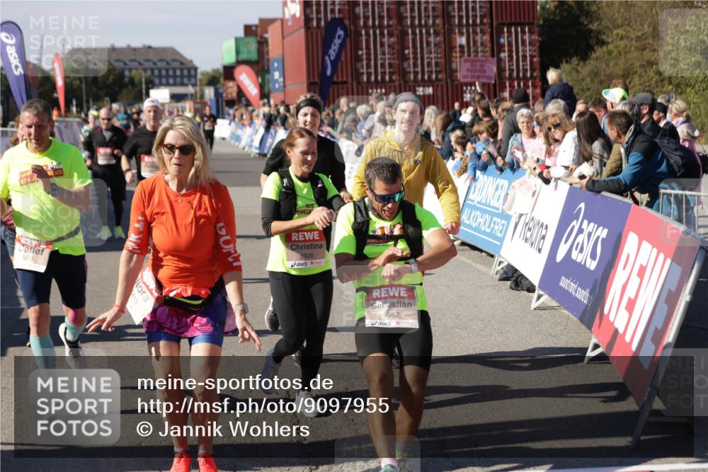 03.10.2025 - Köhlbrandbrückenlauf Jannik Wohlers http://msf.ph/oto/9097955 03.10.2025 13:22:38 Ziel 4481, 4482, 4508, 5122, 5125, 5167, 5213, 5214, 5675, 5839, 5928, 5933, 5982, 6107, 6261, 6300, 6413, 6733 meine-sportfotos.de
