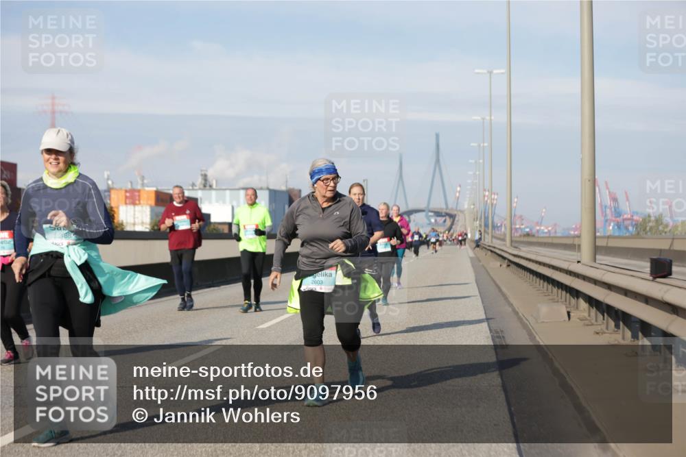 03.10.2025 - Köhlbrandbrückenlauf Jannik Wohlers http://msf.ph/oto/9097956 03.10.2025 10:18:56 Position 3 2488, 2603 meine-sportfotos.de