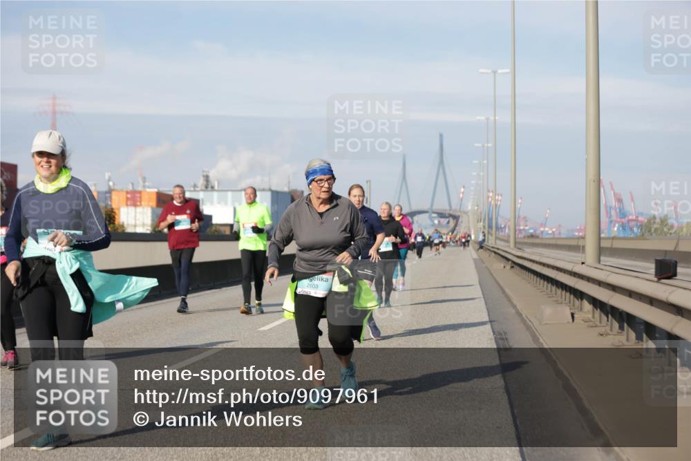 03.10.2025 - Köhlbrandbrückenlauf Jannik Wohlers http://msf.ph/oto/9097961 03.10.2025 10:18:56 Position 3 2603 meine-sportfotos.de