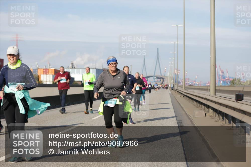03.10.2025 - Köhlbrandbrückenlauf Jannik Wohlers http://msf.ph/oto/9097966 03.10.2025 10:18:56 Position 3 24, 2603 meine-sportfotos.de