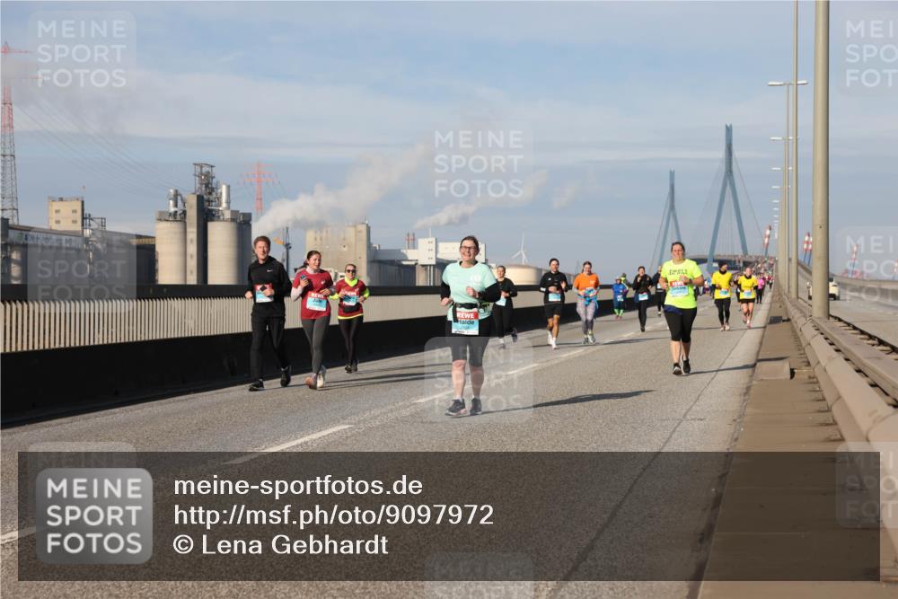 03.10.2025 - Köhlbrandbrückenlauf Lena Gebhardt http://msf.ph/oto/9097972 03.10.2025 10:10:21 Position 2  meine-sportfotos.de