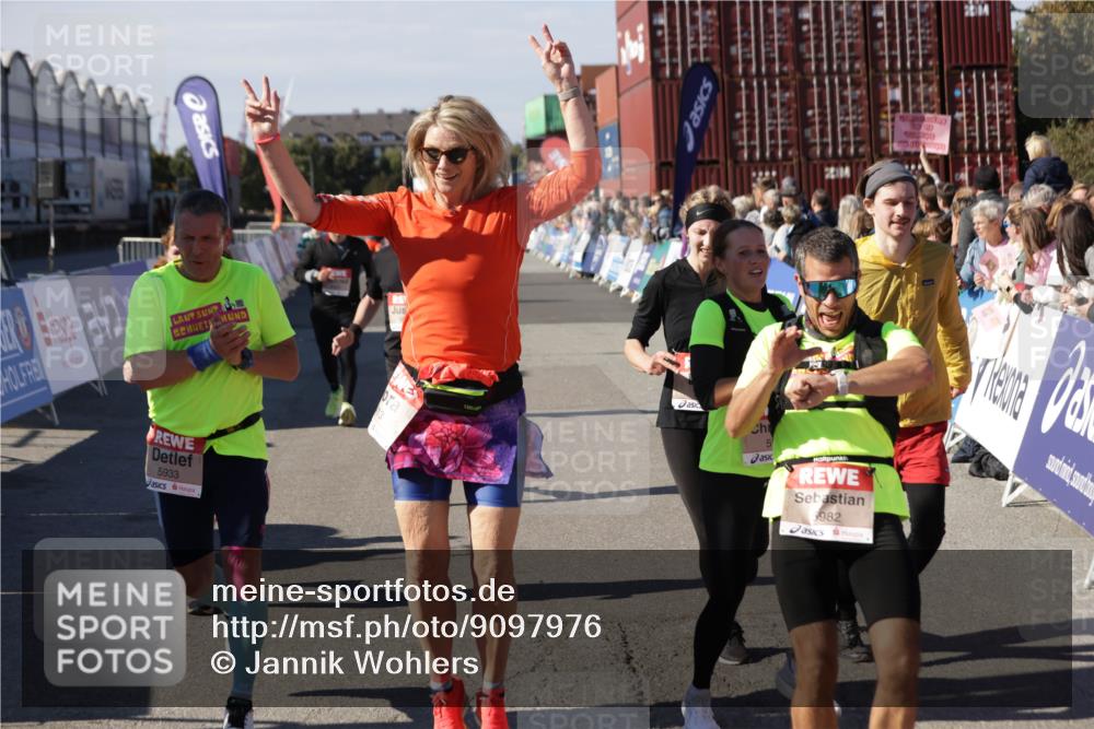 03.10.2025 - Köhlbrandbrückenlauf Jannik Wohlers http://msf.ph/oto/9097976 03.10.2025 13:22:38 Ziel 4481, 4482, 4508, 5122, 5125, 5167, 5213, 5214, 5675, 5839, 5928, 5933, 5982, 6107, 6261, 6300, 6413, 6733 meine-sportfotos.de