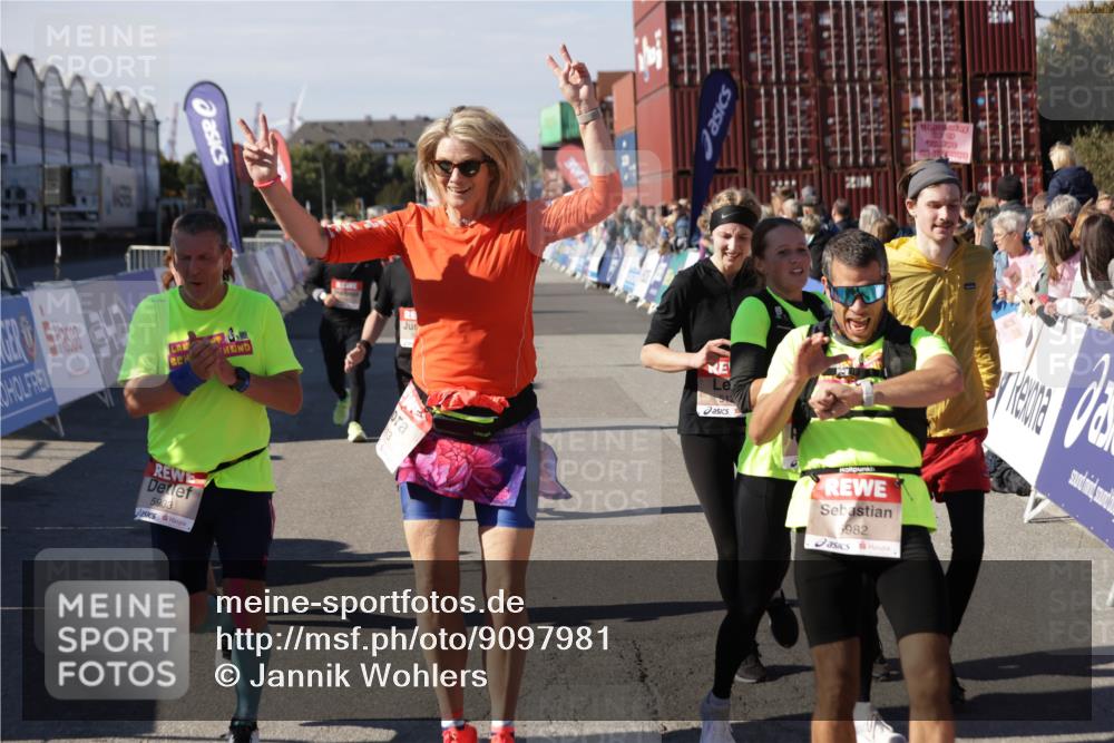03.10.2025 - Köhlbrandbrückenlauf Jannik Wohlers http://msf.ph/oto/9097981 03.10.2025 13:22:38 Ziel 4481, 4482, 4508, 5122, 5125, 5167, 5213, 5214, 5675, 5839, 5928, 5933, 5982, 6107, 6261, 6300, 6413, 6733 meine-sportfotos.de
