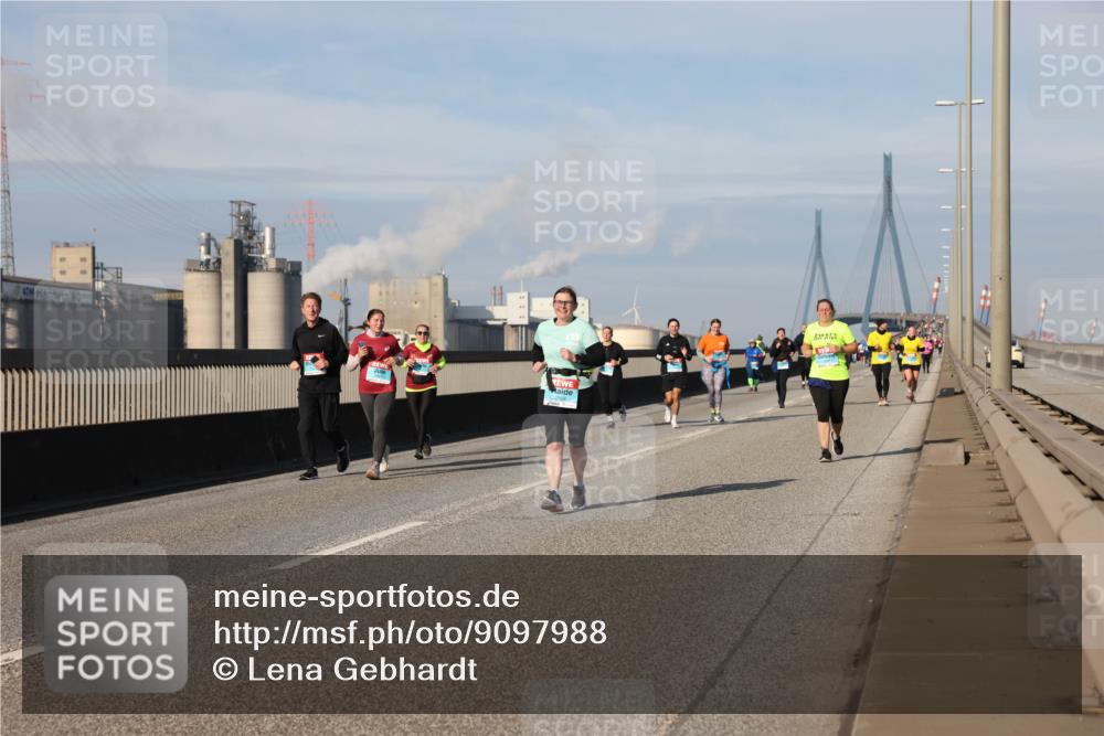 03.10.2025 - Köhlbrandbrückenlauf Lena Gebhardt http://msf.ph/oto/9097988 03.10.2025 10:10:21 Position 2 2924 meine-sportfotos.de