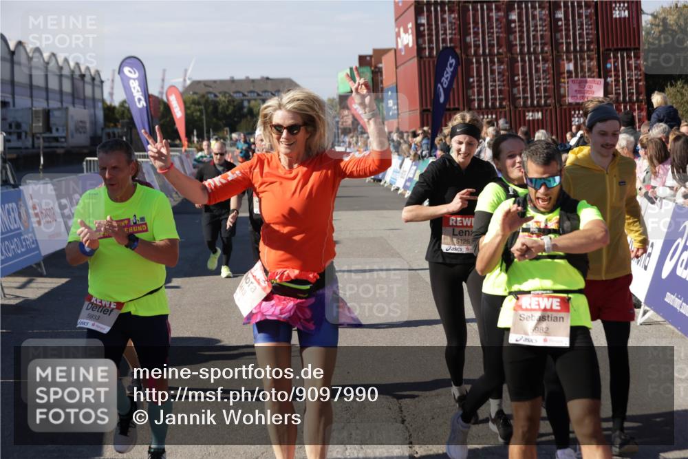 03.10.2025 - Köhlbrandbrückenlauf Jannik Wohlers http://msf.ph/oto/9097990 03.10.2025 13:22:39 Ziel 4481, 4482, 4508, 5122, 5125, 5167, 5213, 5214, 5675, 5839, 5928, 5933, 5982, 6107, 6261, 6300, 6413, 6733 meine-sportfotos.de